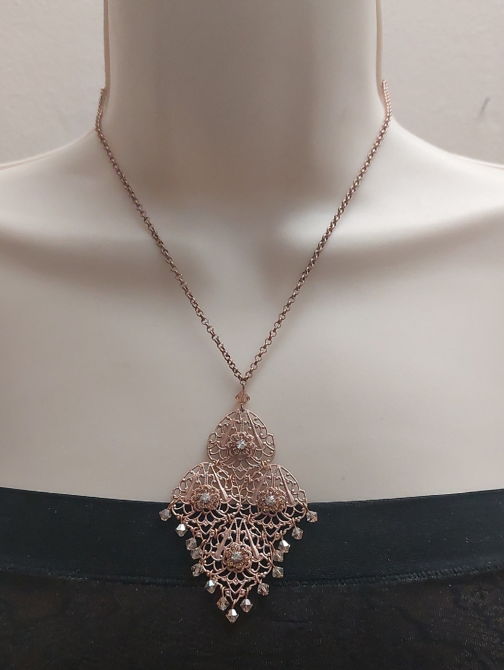 Vintage Rare Liz Palacios Crystal Accented Intricate Filigree Pendant Necklace